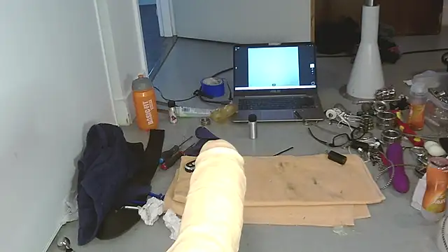 Soumis7575 online show from April 12, 2026, 10:20 am