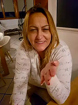 Isabellaa04 online show from December 7, 2024, 12:41 am