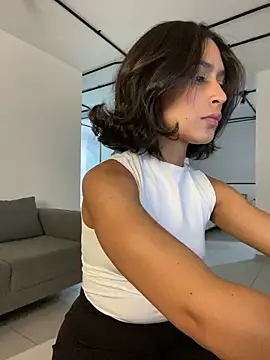 AnaRoxane  online show from February 15, 2025, 4:58 am