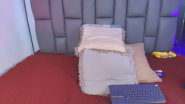  MiaBrown  online show from October 1, 2025, 12:11 pm