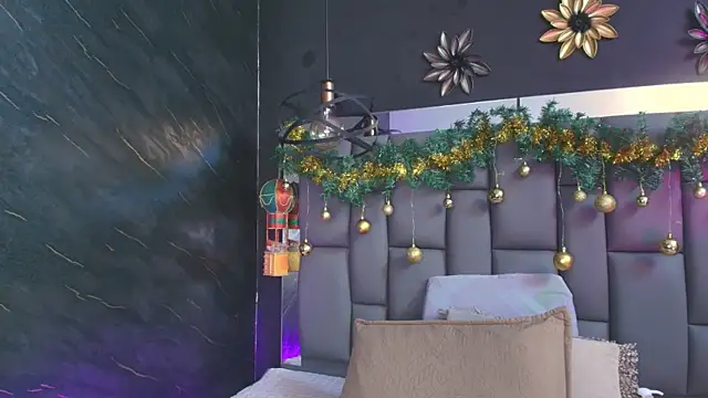  MiaBrown  online show from December 22, 2025, 12:02 pm