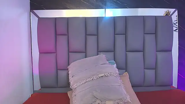  MiaBrown  online show from February 11, 2026, 12:10 pm