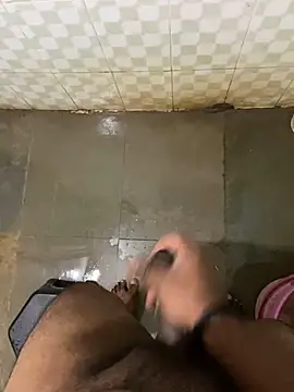 Snapshot of Honeydick7 chatting on December 5, 2024, 4:20 am Honeydick7 online show from December 5, 2024, 4:20 am