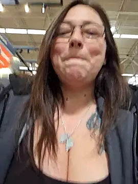 Snapshot of angelbaby1998 chatting on March 5, 2025, 7:17 pm angelbaby1998 online show from March 5, 2025, 7:17 pm