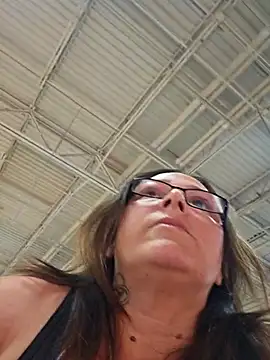 angelbaby1998 online show from April 11, 2026, 12:37 am