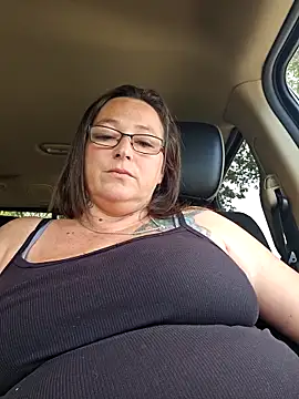 angelbaby1998 online show from May 18, 2026, 8:25 pm