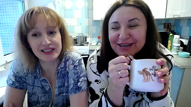 DonnaMagdalena online show from January 14, 2025, 7:27 am