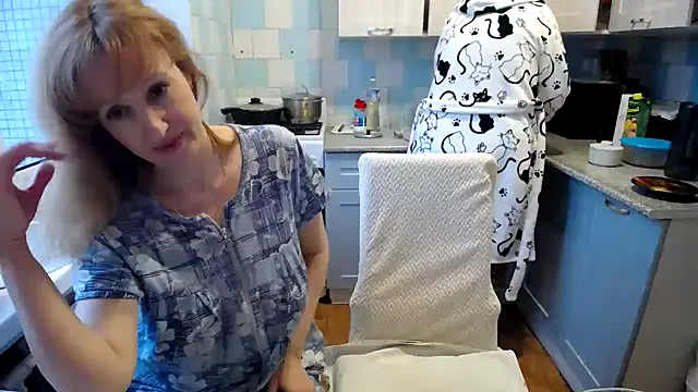 DonnaMagdalena online show from January 15, 2025, 7:05 am