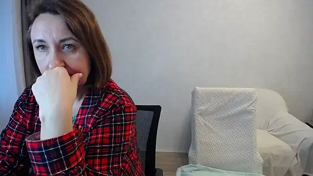 DonnaMagdalena online show from November 21, 2025, 9:08 am