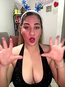 Snapshot of Celestedubois chatting on December 16, 2025, 7:08 pm Celestedubois online show from December 16, 2025, 7:08 pm