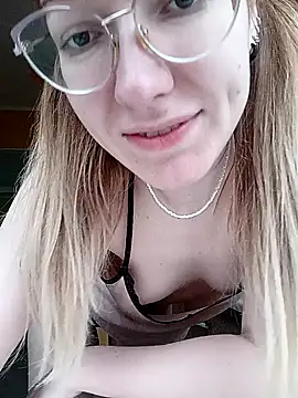 Snapshot of _Sweet_Love_ chatting on February 10, 2025, 1:44 pm  Sweet Love  online show from February 10, 2025, 1:44 pm