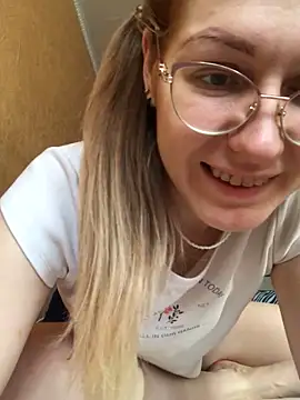 Snapshot of _Sweet_Love_ chatting on February 14, 2025, 7:59 am  Sweet Love  online show from February 14, 2025, 7:59 am