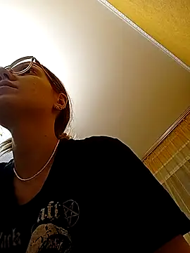 Snapshot of _Sweet_Love_ chatting on February 25, 2025, 4:31 pm  Sweet Love  online show from February 25, 2025, 4:31 pm