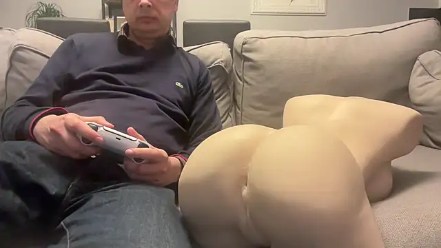 freddy0222222 online show from March 16, 2026, 8:02 pm