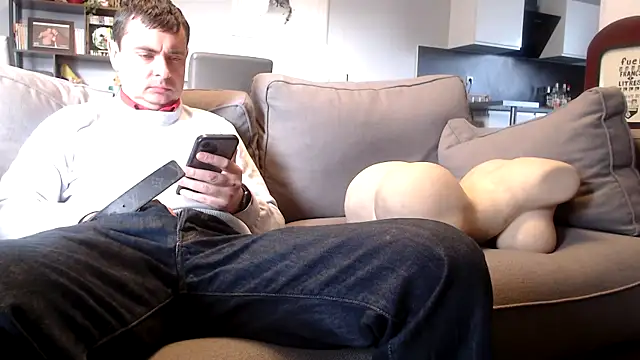 freddy0222222 online show from May 7, 2026, 5:46 am