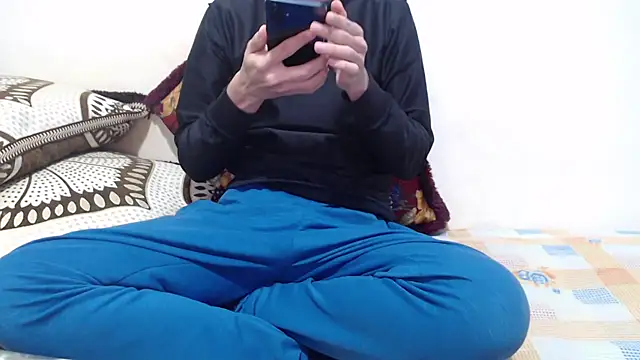 Alexdelarge323 online show from February 2, 2026, 12:15 pm