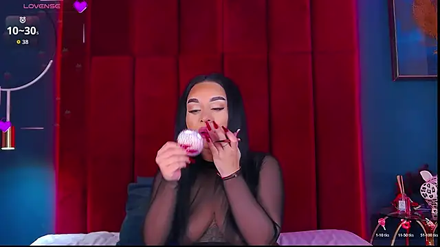 MadyLuxxx online show from October 22, 2025, 6:40 pm