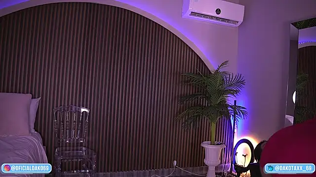 Snapshot of Dakota_Lee chatting on October 24, 2025, 3:03 am Dakota Lee online show from October 24, 2025, 3:03 am