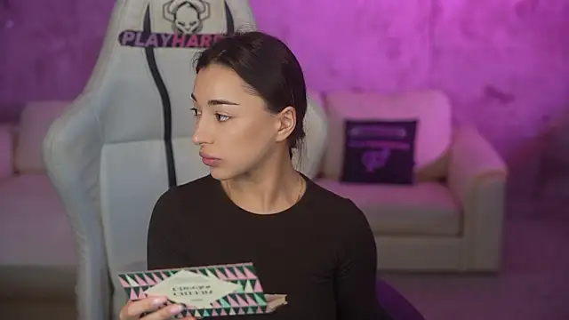 Jasmine Flow online show from February 25, 2026, 8:13 am