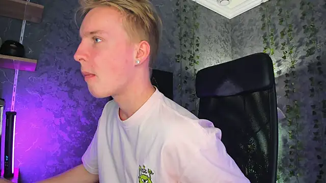 AlexxSweet online show from October 18, 2025, 6:26 am