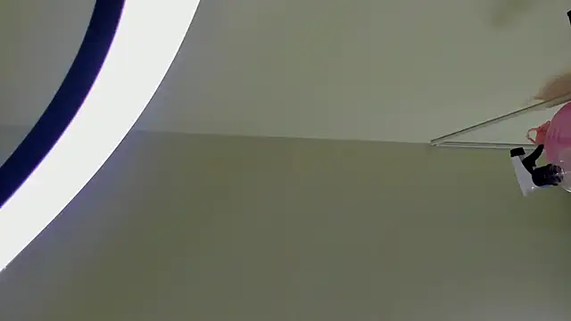 nalalye cruzz  online show from February 14, 2025, 2:39 am