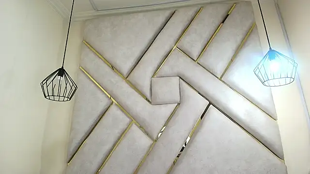 nalalye cruzz  online show from March 21, 2025, 2:39 am