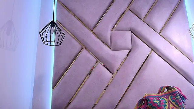 nalalye cruzz  online show from March 23, 2025, 2:37 am