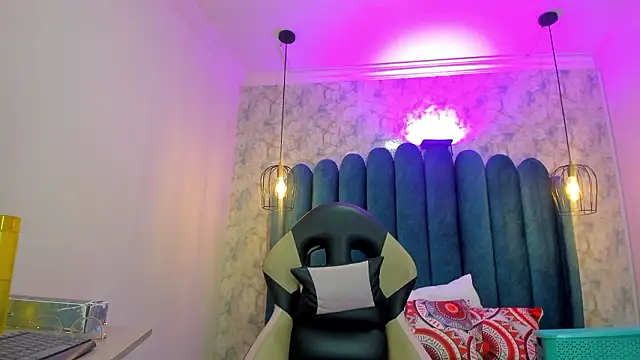 Snapshot of nalalye_cruzz_ chatting on March 5, 2026, 3:13 am nalalye cruzz online show from March 5, 2026, 3:13 am