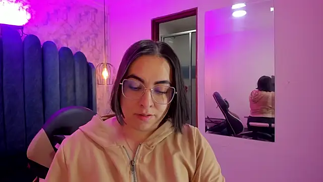 Snapshot of nalalye_cruzz_ chatting on April 9, 2026, 2:22 am nalalye cruzz online show from April 9, 2026, 2:22 am