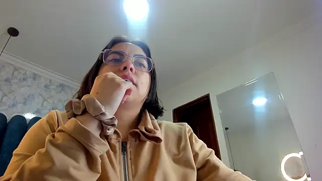 Snapshot of nalalye_cruzz_ chatting on April 15, 2026, 2:51 am nalalye cruzz online show from April 15, 2026, 2:51 am