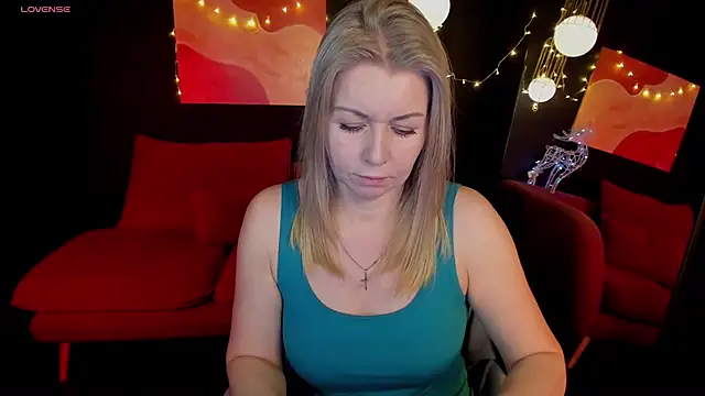 Annie Light online show from December 28, 2024, 5:44 am