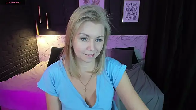 Annie Light online show from January 24, 2025, 9:06 am