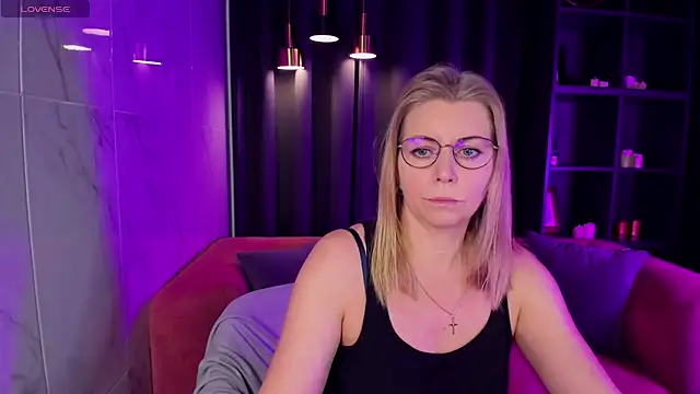 Annie Light online show from March 14, 2025, 5:38 am