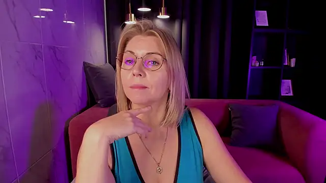 Annie Light online show from September 16, 2025, 5:52 am