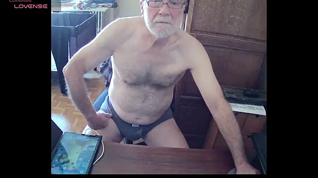 Snapshot of terrybare chatting on March 15, 2026, 10:43 am terrybare online show from March 15, 2026, 10:43 am