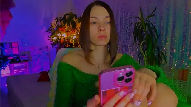 poli   online show from December 15, 2025, 4:11 pm