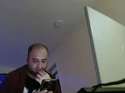 Snapshot of alphaswitchard chatting on December 19, 2024, 9:38 pm alphaswitchard online show from December 19, 2024, 9:38 pm