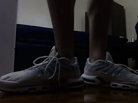 Snapshot of alphaswitchard chatting on December 20, 2025, 12:01 pm alphaswitchard online show from December 20, 2025, 12:01 pm