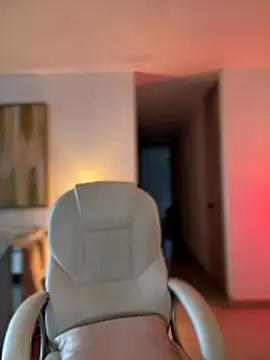 Im Valentina online show from December 15, 2025, 10:47 pm