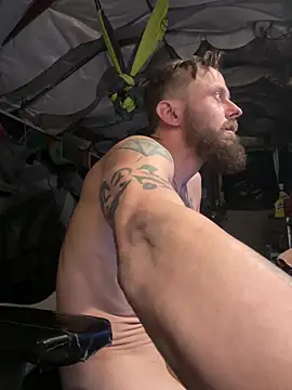 Snapshot of CloudDadddyyy420 chatting on December 21, 2024, 7:06 pm CloudDadddyyy420 online show from December 21, 2024, 7:06 pm