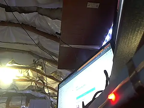 Snapshot of CloudDadddyyy420 chatting on February 5, 2025, 1:26 am CloudDadddyyy420 online show from February 5, 2025, 1:26 am