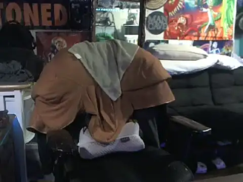 Snapshot of CloudDadddyyy420 chatting on February 12, 2025, 1:09 am CloudDadddyyy420 online show from February 12, 2025, 1:09 am