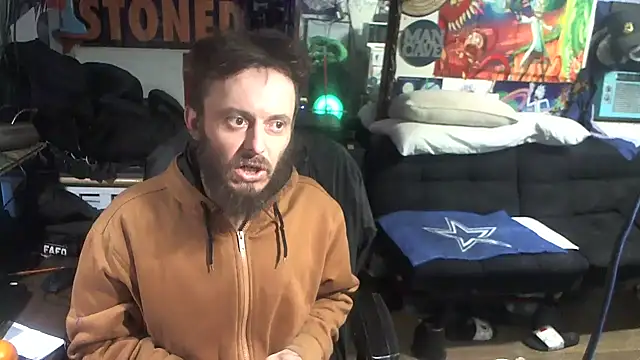 Snapshot of CloudDadddyyy420 chatting on February 14, 2025, 12:14 pm CloudDadddyyy420 online show from February 14, 2025, 12:14 pm