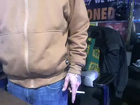 Snapshot of CloudDadddyyy420 chatting on February 16, 2025, 10:54 am CloudDadddyyy420 online show from February 16, 2025, 10:54 am