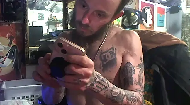 Snapshot of CloudDadddyyy420 chatting on February 18, 2025, 10:38 am CloudDadddyyy420 online show from February 18, 2025, 10:38 am