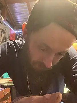 Snapshot of CloudDadddyyy420 chatting on March 6, 2025, 2:09 am CloudDadddyyy420 online show from March 6, 2025, 2:09 am