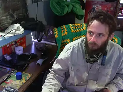 Snapshot of CloudDadddyyy420 chatting on March 11, 2025, 9:24 am CloudDadddyyy420 online show from March 11, 2025, 9:24 am