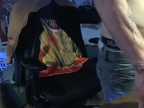 Snapshot of CloudDadddyyy420 chatting on March 19, 2025, 10:55 am CloudDadddyyy420 online show from March 19, 2025, 10:55 am