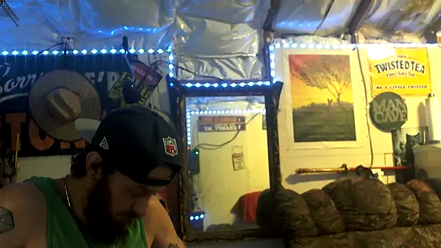 Snapshot of CloudDadddyyy420 chatting on September 15, 2025, 12:27 pm CloudDadddyyy420 online show from September 15, 2025, 12:27 pm