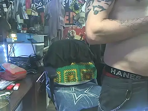 Snapshot of CloudDadddyyy420 chatting on September 23, 2025, 1:30 am CloudDadddyyy420 online show from September 23, 2025, 1:30 am